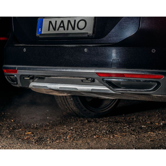 LEDSON Nano baklys diskret montert på bilens bakstøtfanger