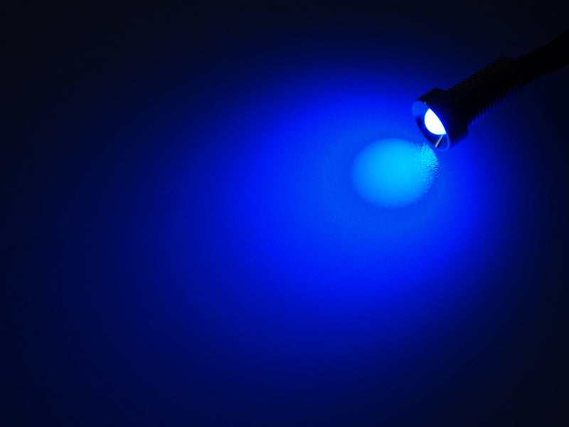 Blå mini LED spot dioder lyser op mørkt område