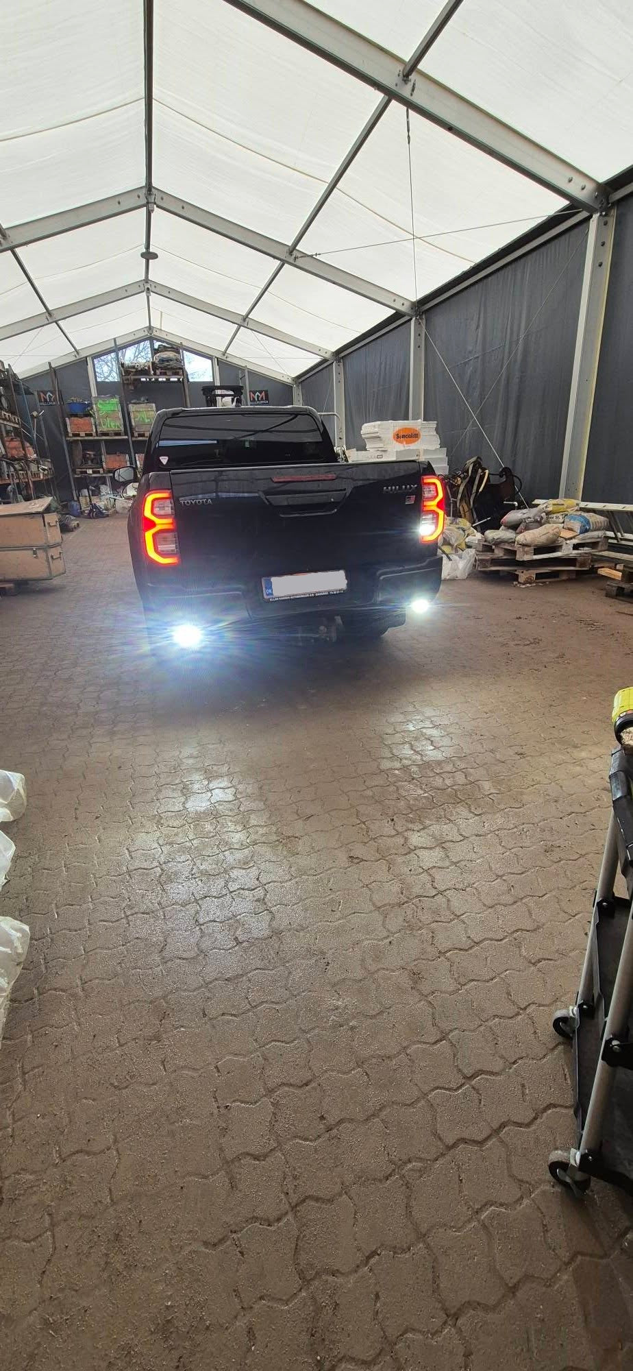 LEDSON Nano baklys på Toyota pickup i hal